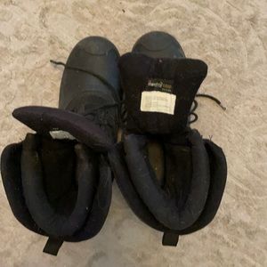 Used black quest boots
